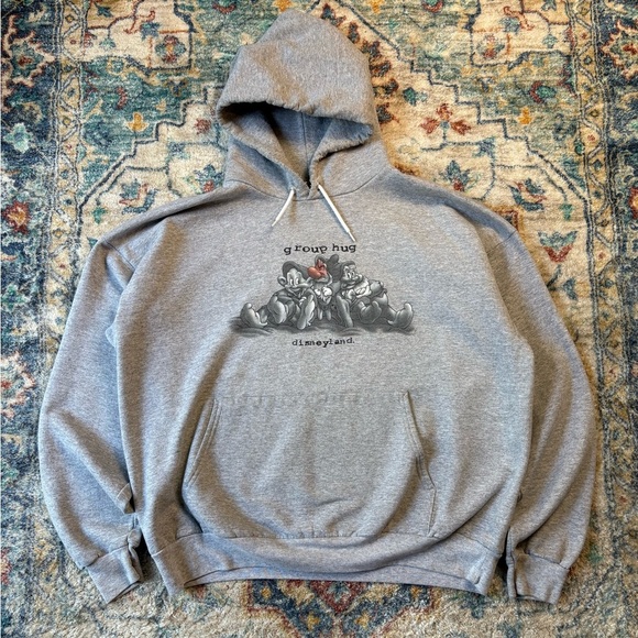 Vintage Disney Snow White Dwarves Group Hug Hoodie Size XXL - Picture 1 of 6